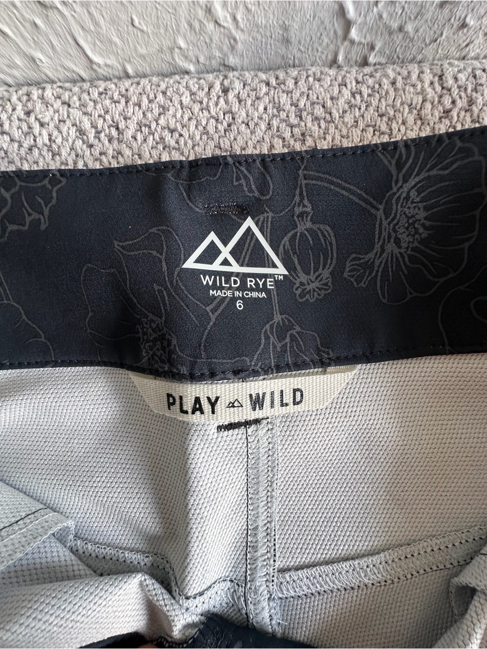 Wild Rye Freel MTB Bike Shorts Women's 6 Lotus
Greyscale Floral 12 - Picture 3 of 16